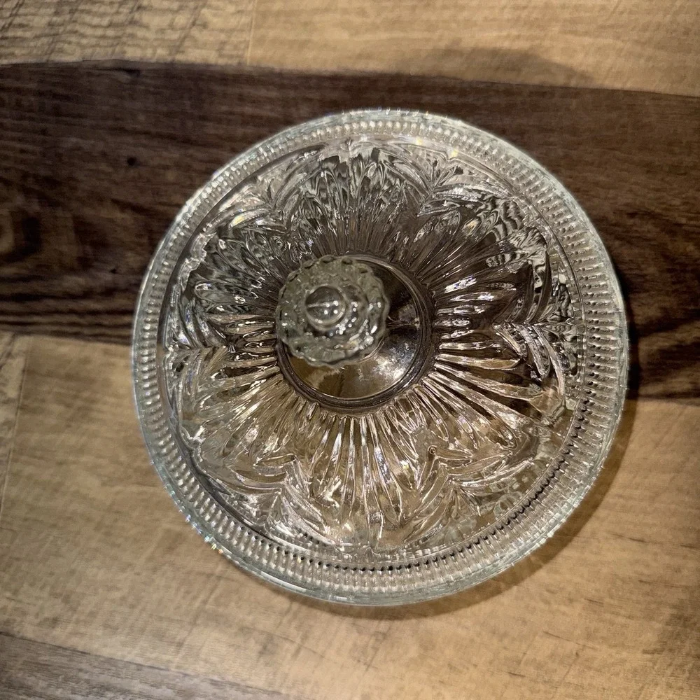Vintage‎ Avon Crystalique Glass Candy/Trinket Dish Patterned Cut Glass/lid Retro